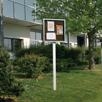 Suporte de coluna para vitrina exterior com porta rebatível