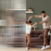 Película decorativa com efeito de vidro estriado – Luminis