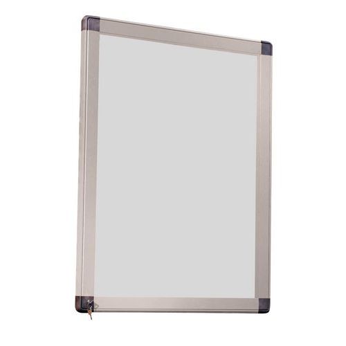 Vitrina de exterior Antares de estilo italiano – fundo em alumínio – porta em vidro de segurança