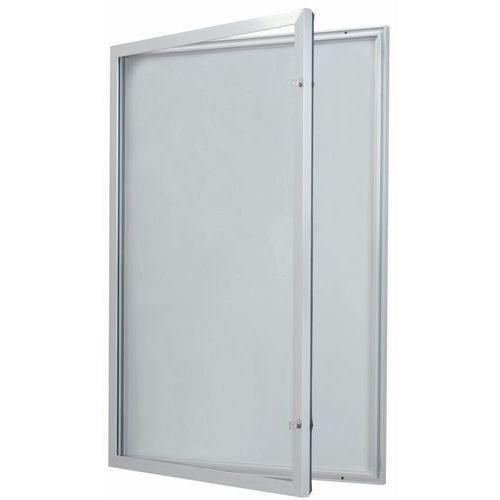 Vitrina de exterior com porta rebatível – fundo em alumínio – porta em vidro de segurança – fechaduras diferen