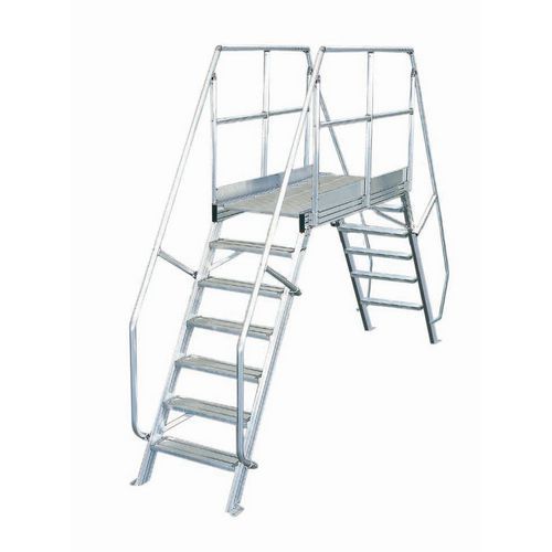 Escada móvel com inclinação de 45° - Largura 800 mm