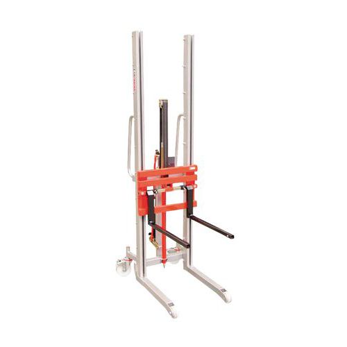 Empilhador elevador regulável em largura - Capacidade 300 kg Empilhador elevador regulável em largura - Capacidade 300 kg