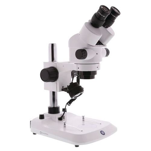 Microscópio estereoscópico com zoom – Ampliação de 10x a 40x