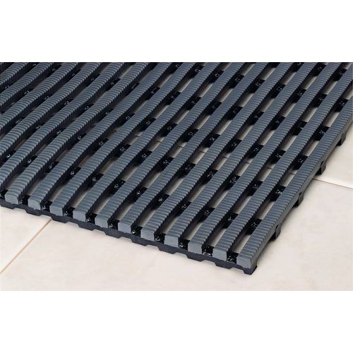 Plataforma gradeada antiderrapante para espaços coletivos Heronrib – por metro linear – Plastex