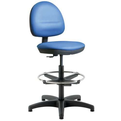Cadeira em vinil azul com apoio para os pés – Linea Fabbrica