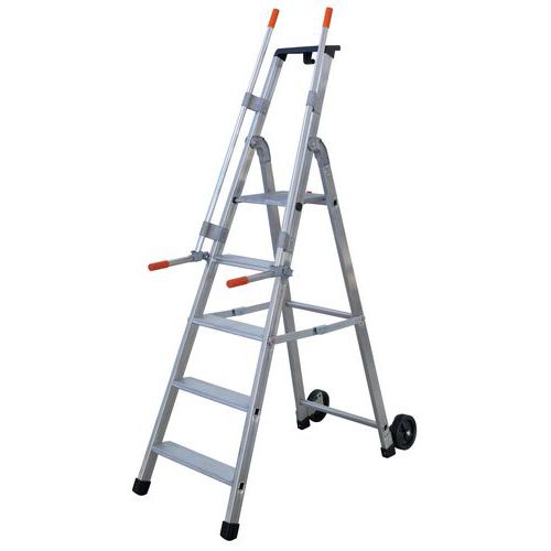 Escadote com rampa de segurança e rodas – 5 a 9 degraus Escadote com rampa de segurança e rodas – 5 a 9 degraus