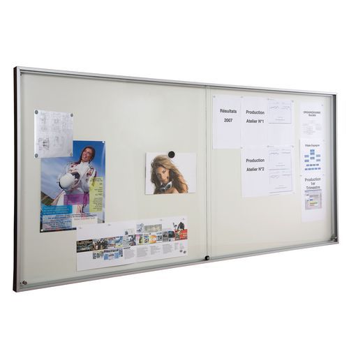 Vitrina interior com porta corrediça Vitrina interior com porta corrediça