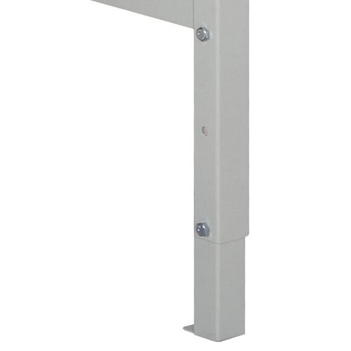 pés ajustáveis em altura