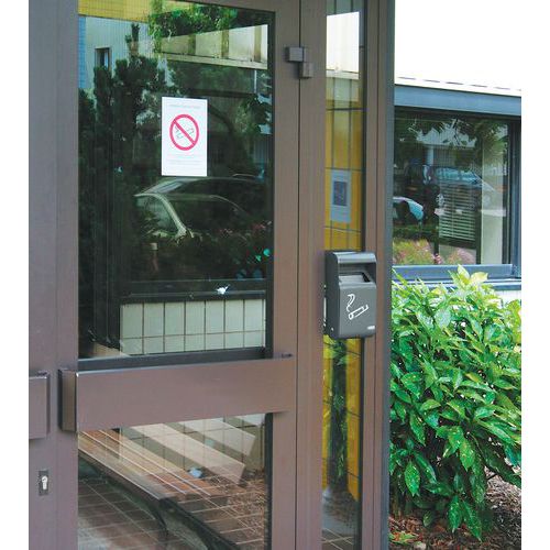 Cinzeiro de mural R Source 1,5 litros para uma utilizar no exterior, com tratamento contra raios UV. Cinzeiro de mural R Source 1,5 litros para uma utilizar no exterior, com tratamento contra raios UV.